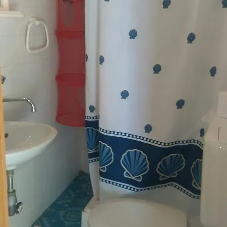 Guest house Aparmani Karla *